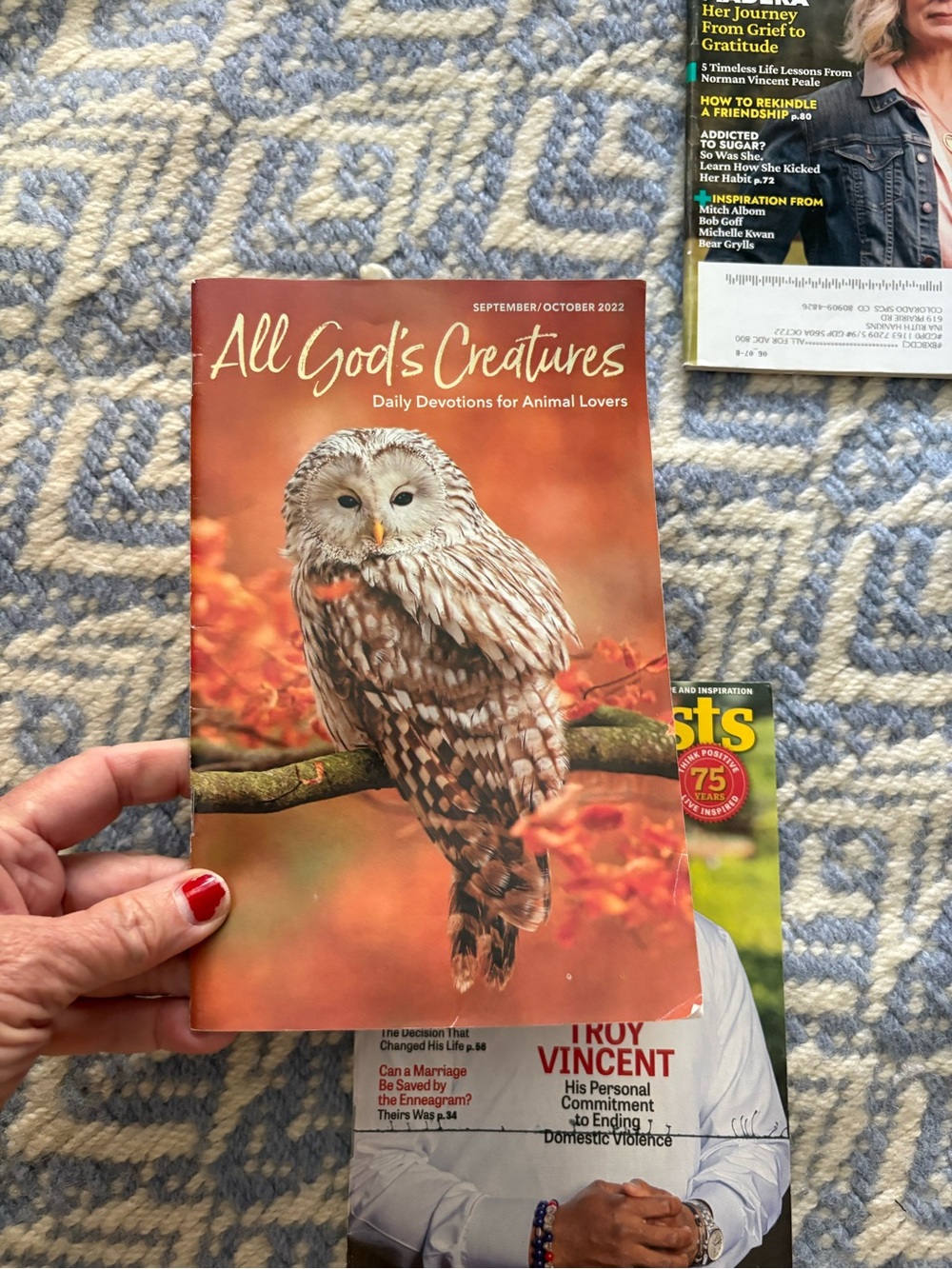 Guideposts & Angels Magazine Bundle - Picture 2 of 9